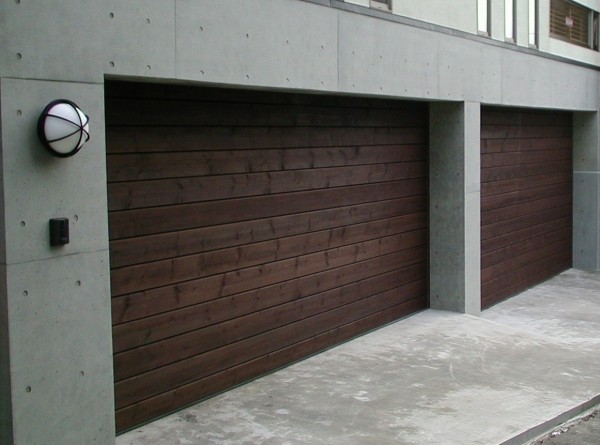 木製ガレージドア ソリッド/茨城県水戸市