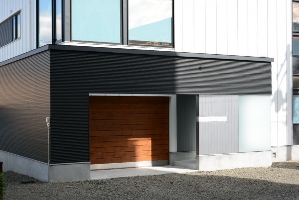 木製ガレージドア ソリッド/北海道北広島市