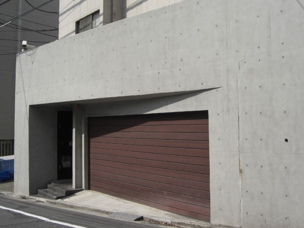 木製ガレージドア ソリッド/東京都渋谷区