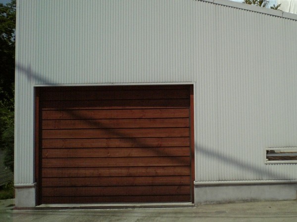 木製ガレージドア ソリッド/神奈川県横浜市
